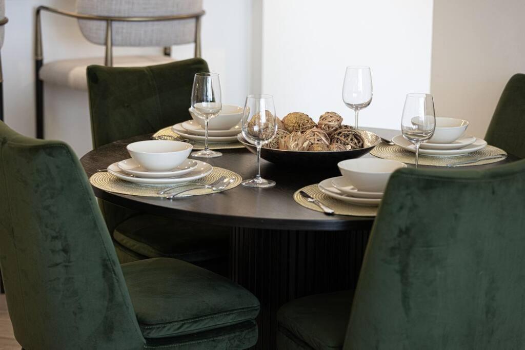 Ferienwohnung Chic 2 Bed Near Trade Centre With 5 Star Amenities Dubai Exterior foto