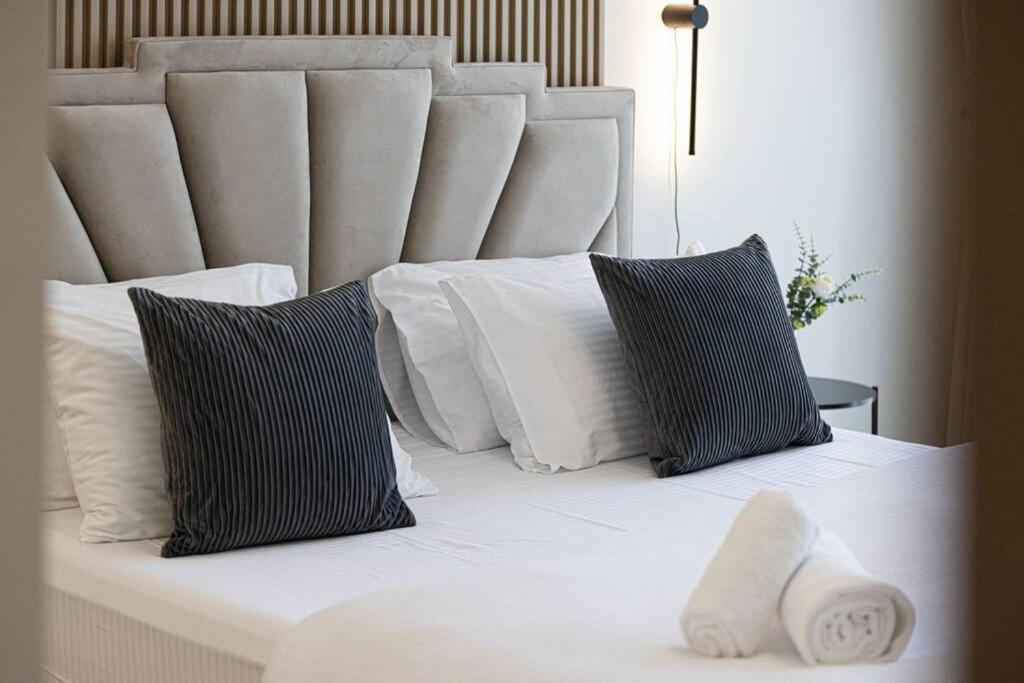Ferienwohnung Chic 2 Bed Near Trade Centre With 5 Star Amenities Dubai Exterior foto